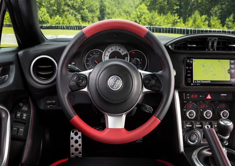 Панель приборов Toyota GT 86 TRD Special Edition 2018 года  (NA) (фото 13 из 40)